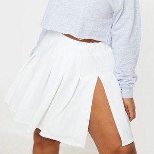 Sexy school girl/ tennis pleated skirt w/ slit